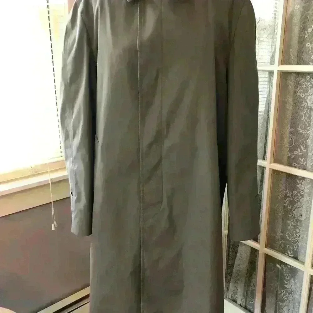 London Fog Trench ( vintage?) Men’s Sz 42R with Removable Lining